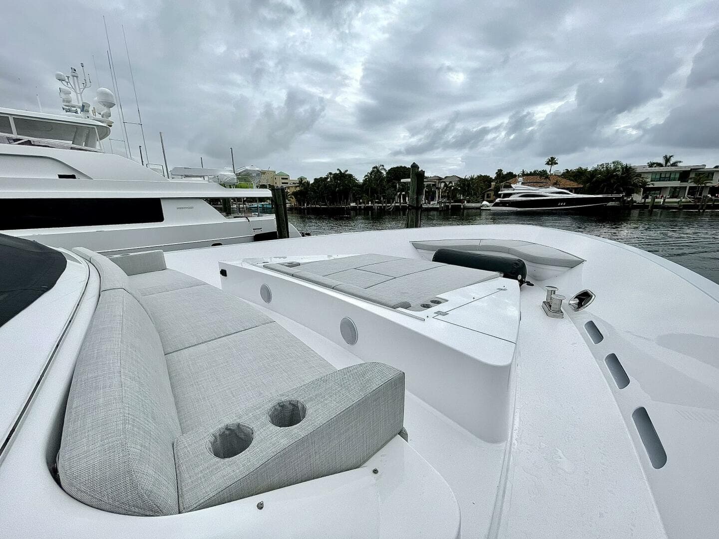 2021 Hargrave Skylounge Flush Deck