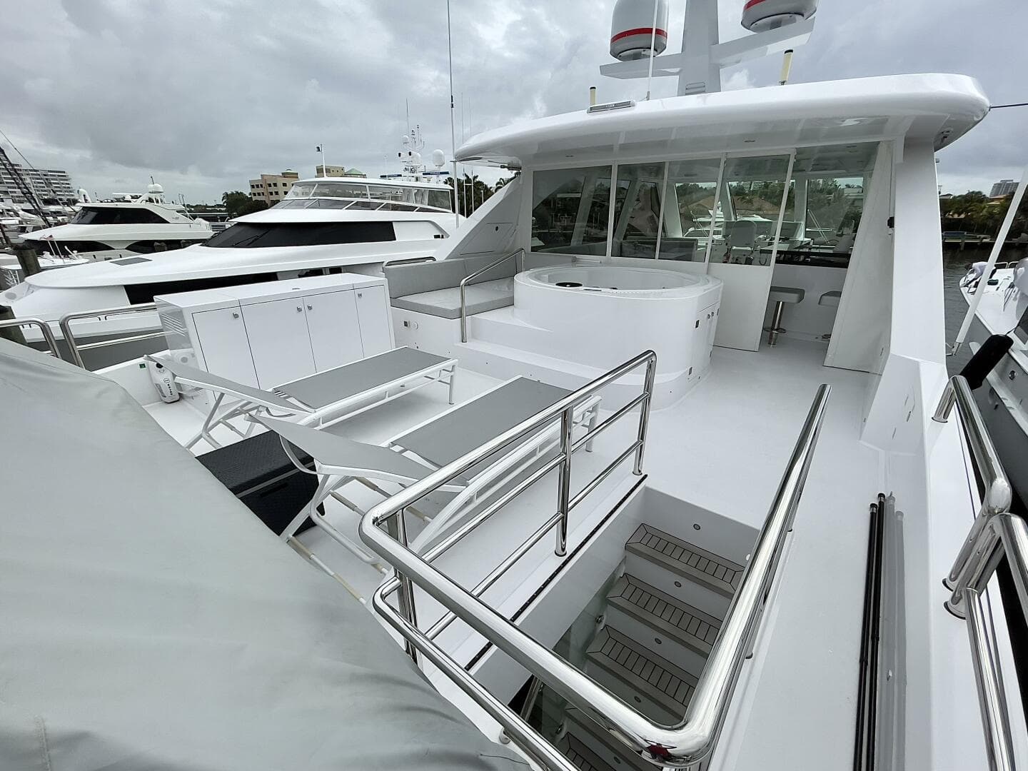 2021 Hargrave Skylounge Flush Deck