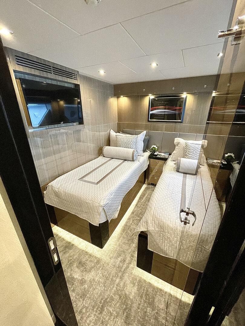 2021 Hargrave Skylounge Flush Deck