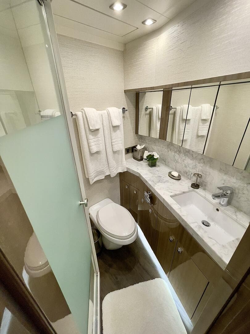 2021 Hargrave Skylounge Flush Deck