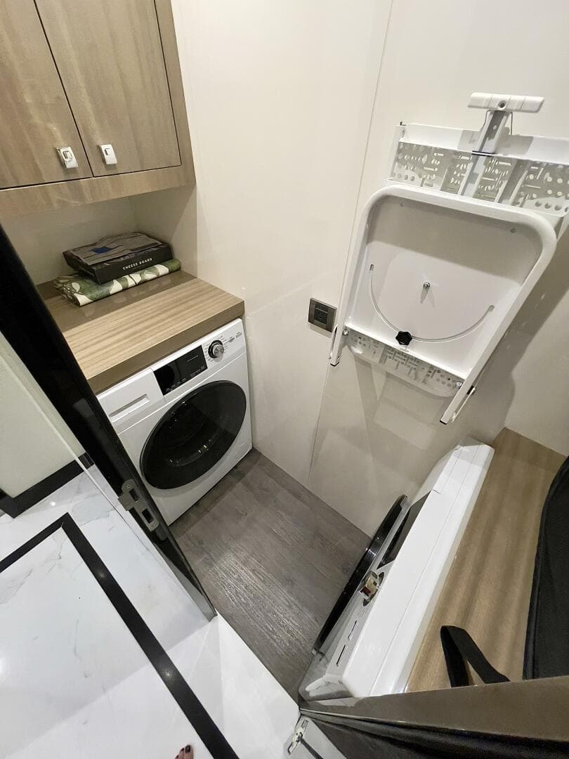 2021 Hargrave Skylounge Flush Deck