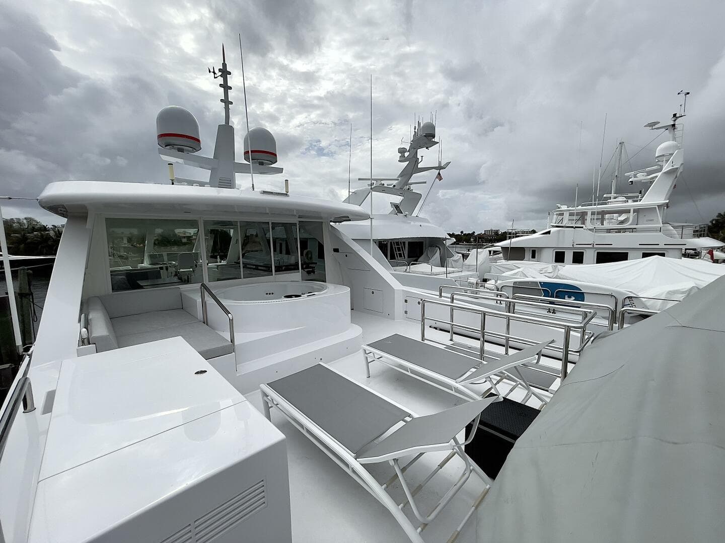 2021 Hargrave Skylounge Flush Deck