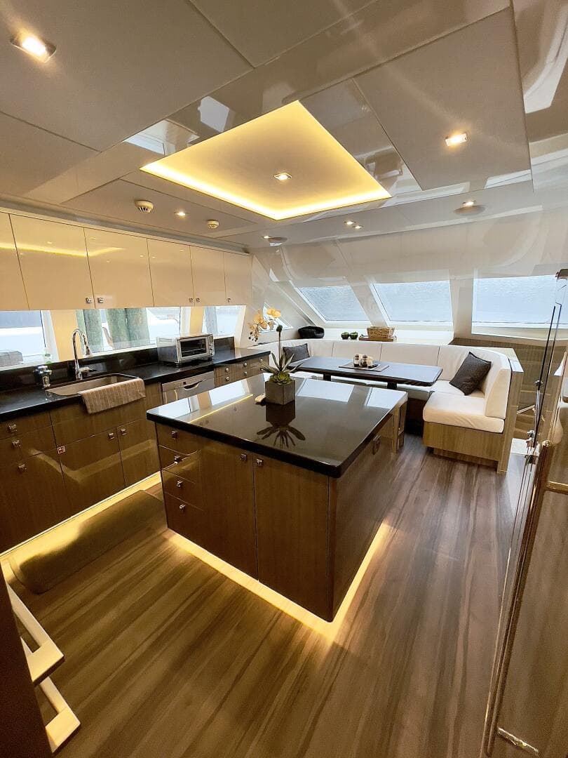 2021 Hargrave Skylounge Flush Deck