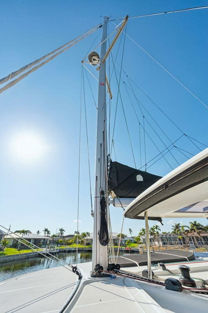2019-lagoon-42-sail-9680095-20250213052916359-1_XLARGE.jpg