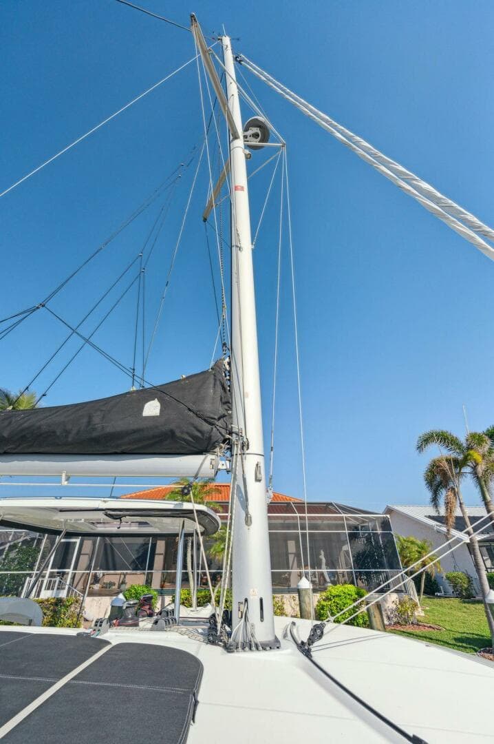 2019-lagoon-42-sail-9680095-20250213052915385-1_XLARGE.jpg