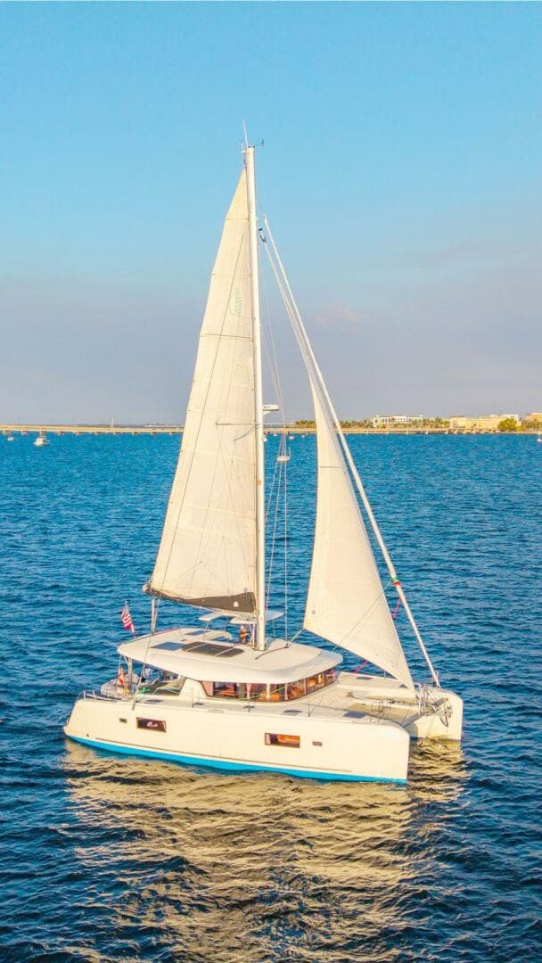 2019-lagoon-42-sail-9680095-20250213053212696-1_XLARGE.jpg