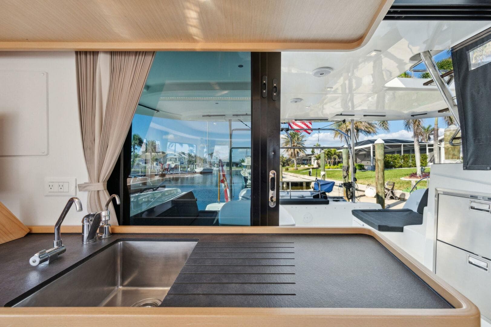 2019-lagoon-42-sail-9680095-20250213053007570-1_XLARGE.jpg