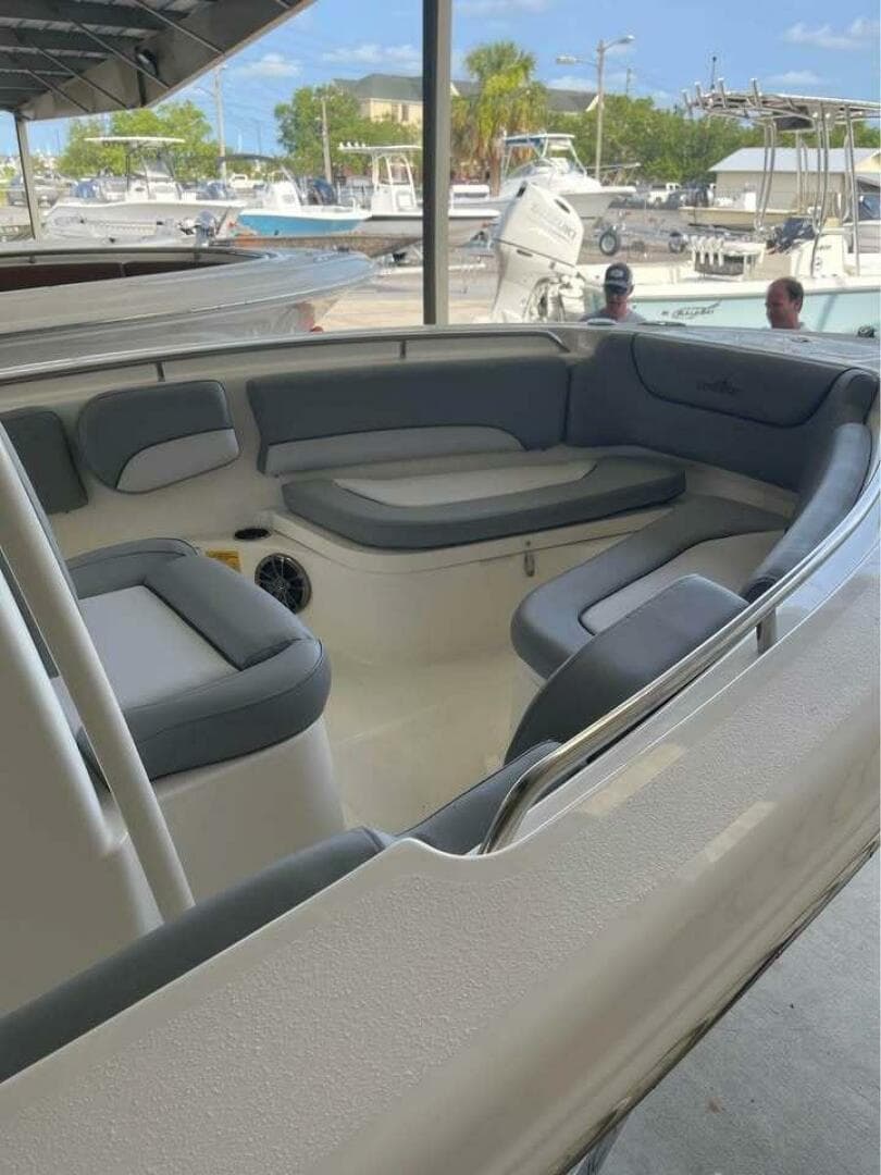 2022 NauticStar 2102 Legacy