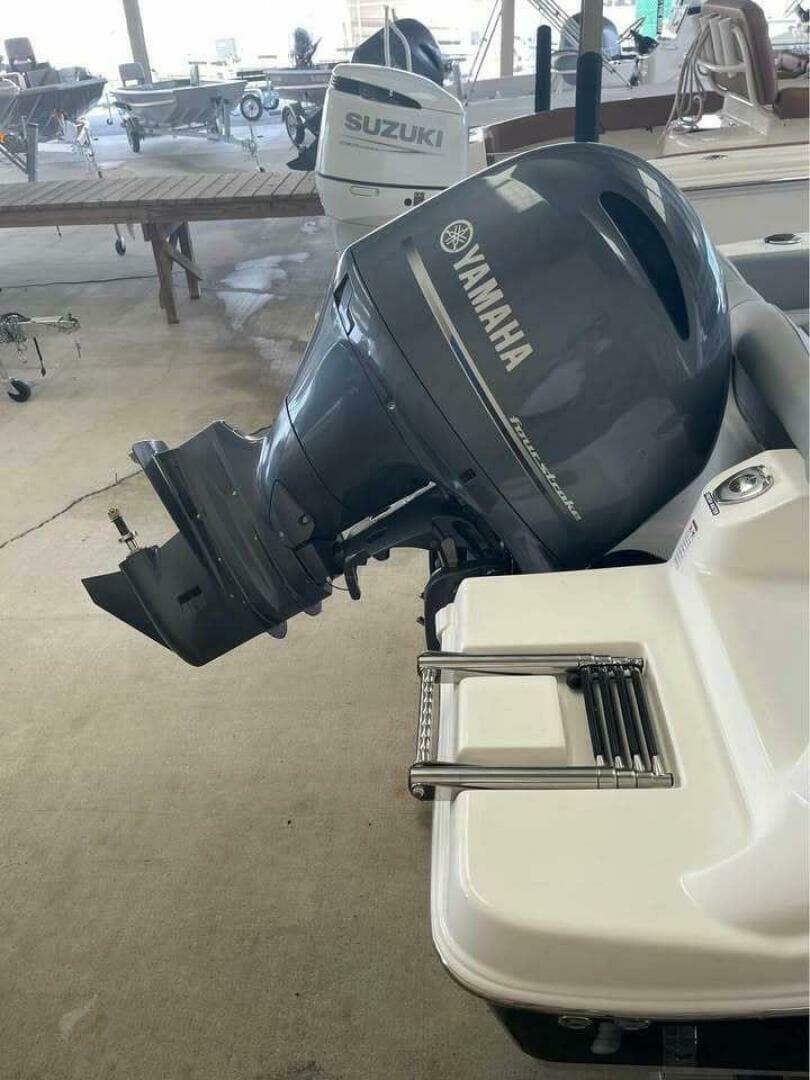 2022 NauticStar 2102 Legacy