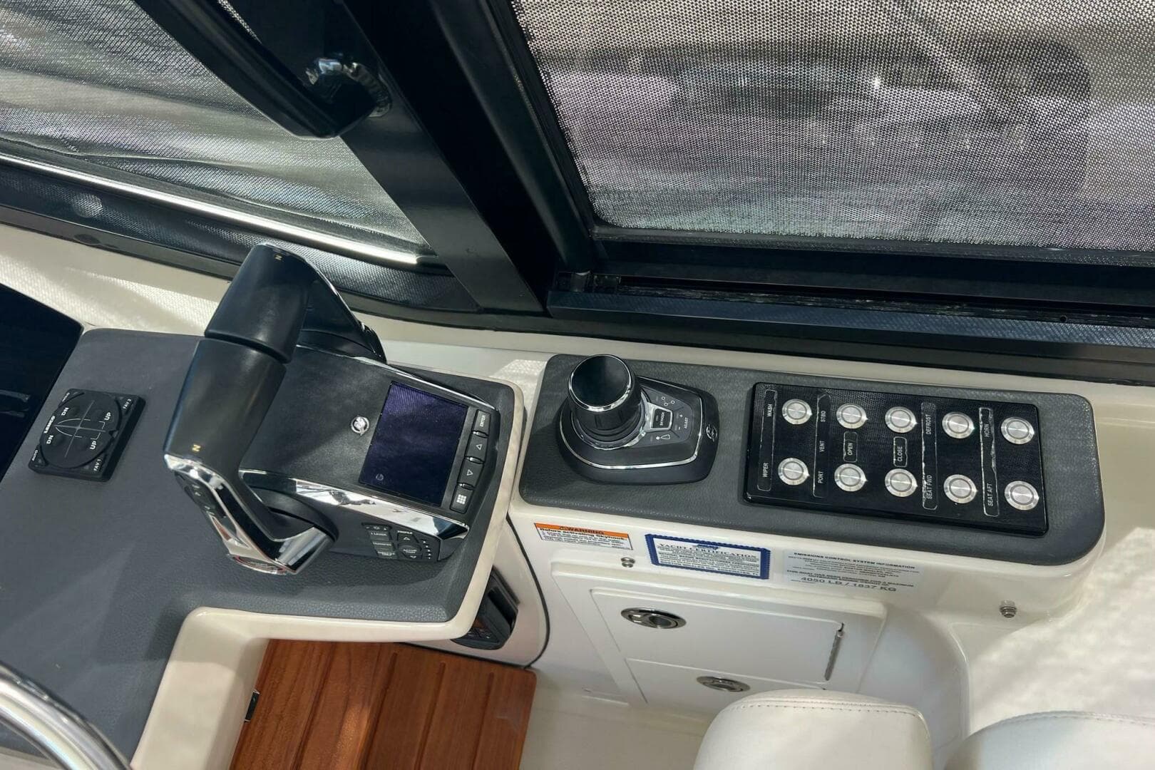 2022 Boston Whaler Conquest 405
