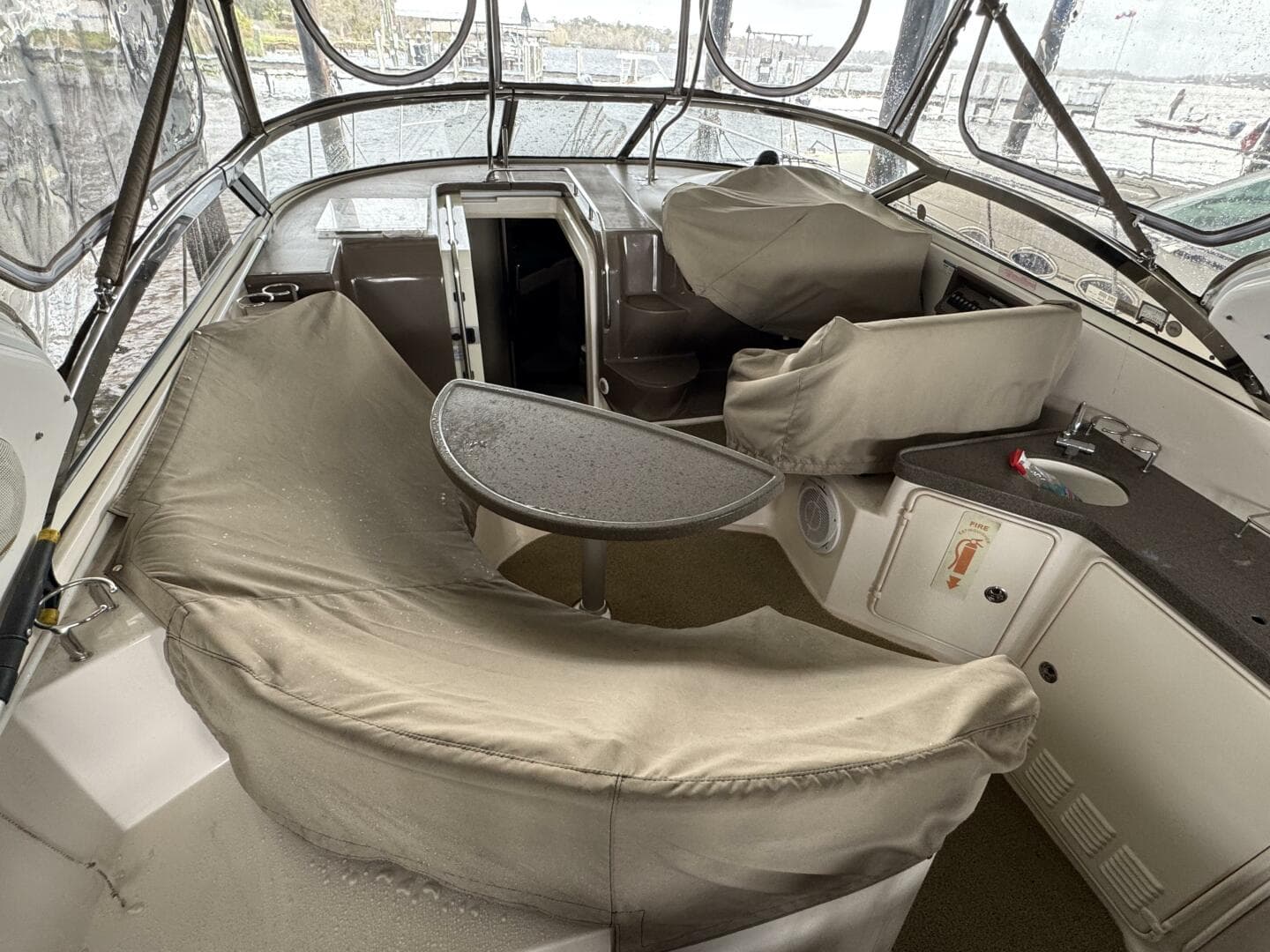 2005 Regal 3560 Commodore