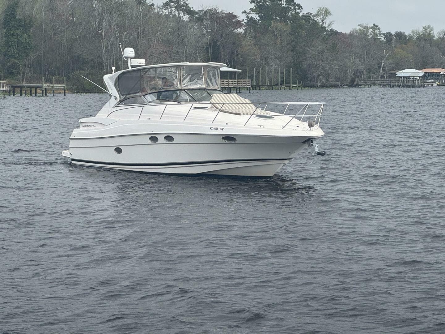 2005 Regal 3560 Commodore