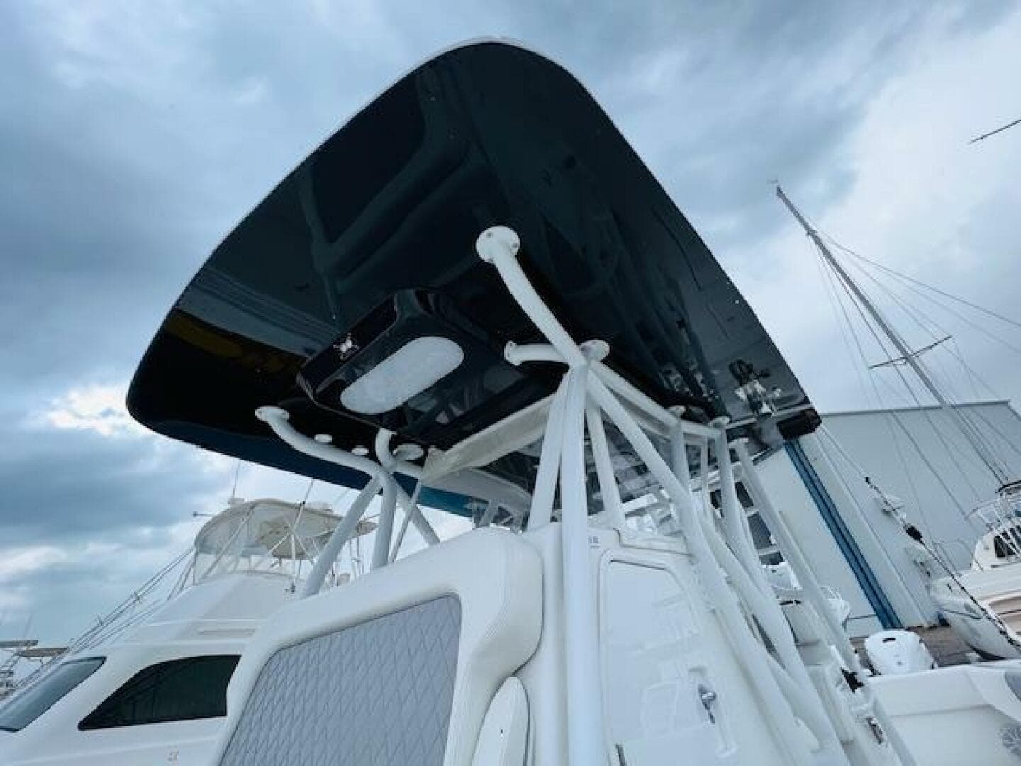 2020 SeaHunter 39 Tournament boat with sleek T-top design under cloudy sky.