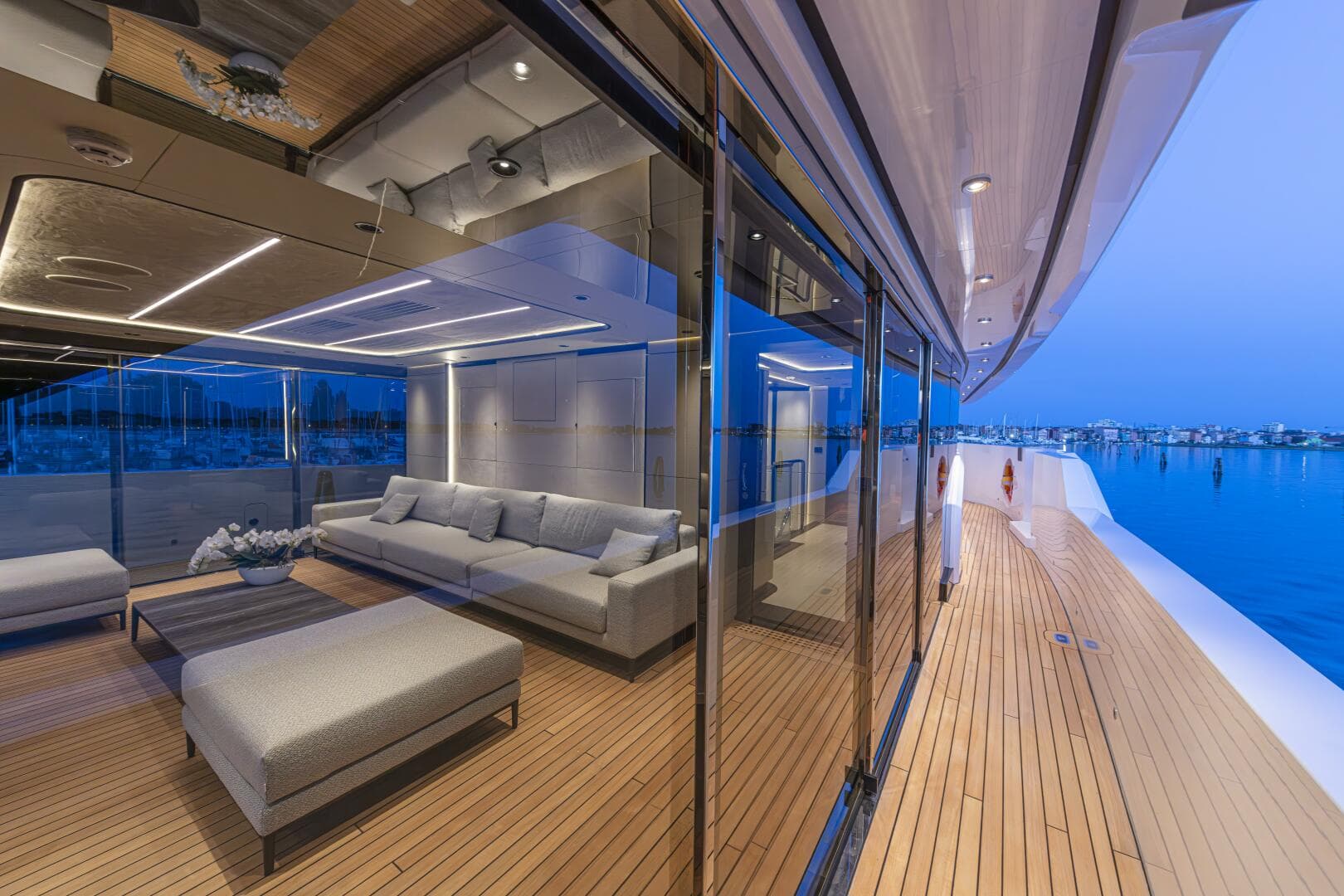 2028 Ocean King Ducale 120