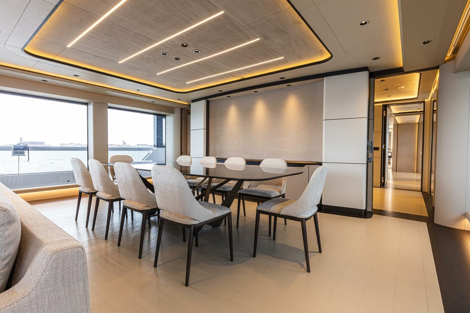 2028 Ocean King Ducale 120