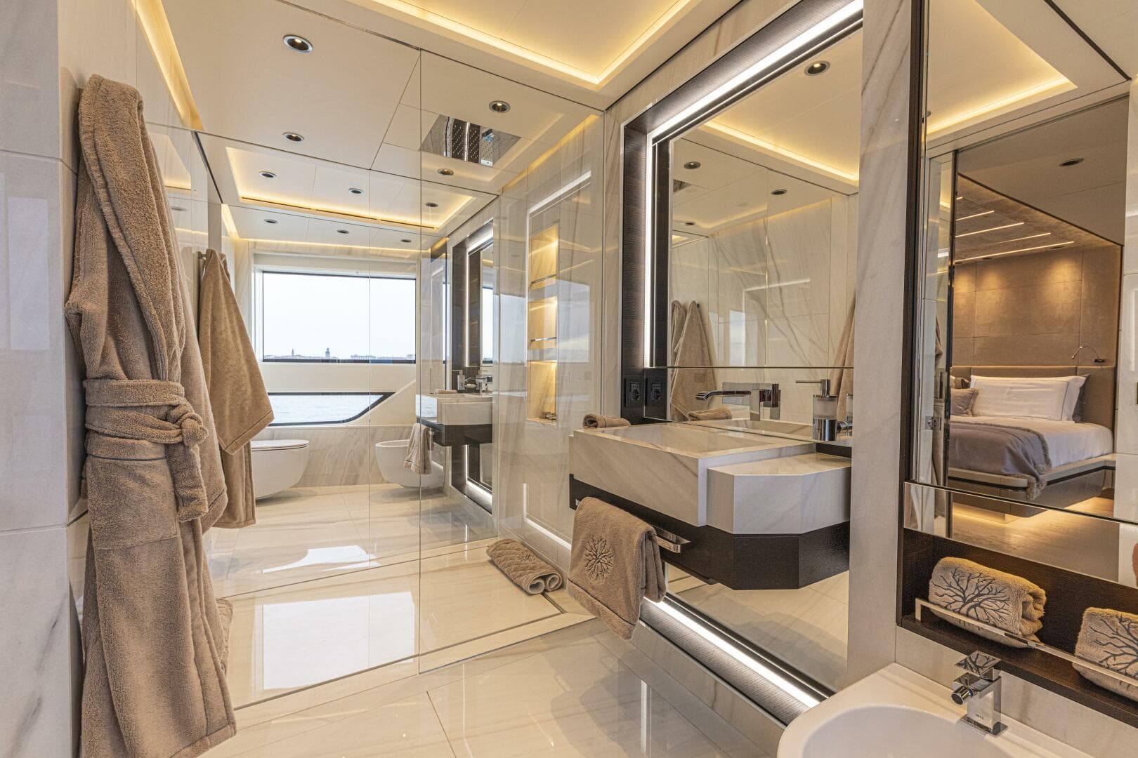 2028 Ocean King Ducale 120