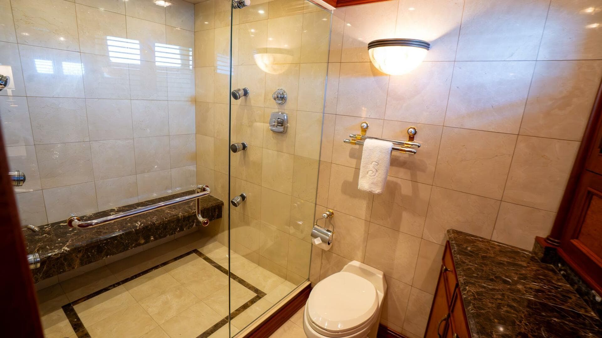 1999 Burger 85 Deck House