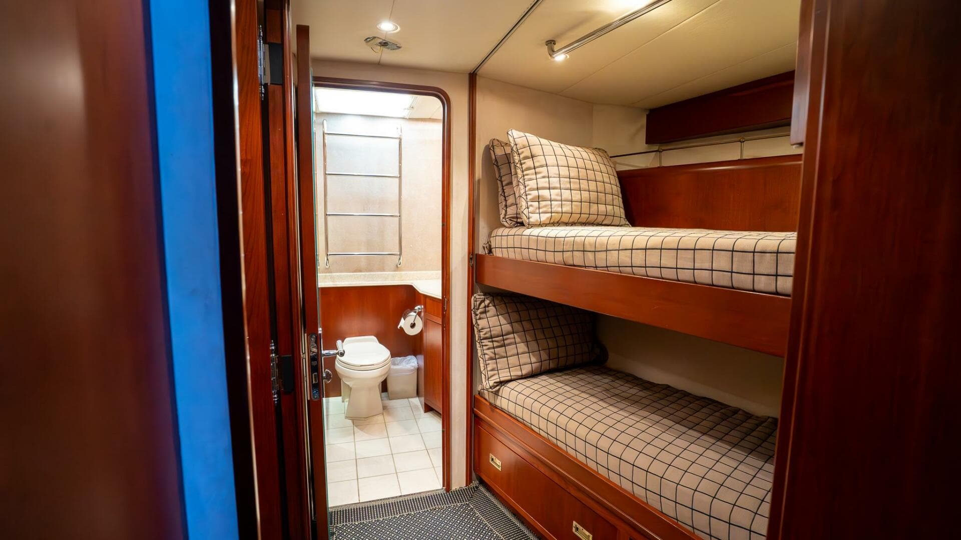 1999 Burger 85 Deck House