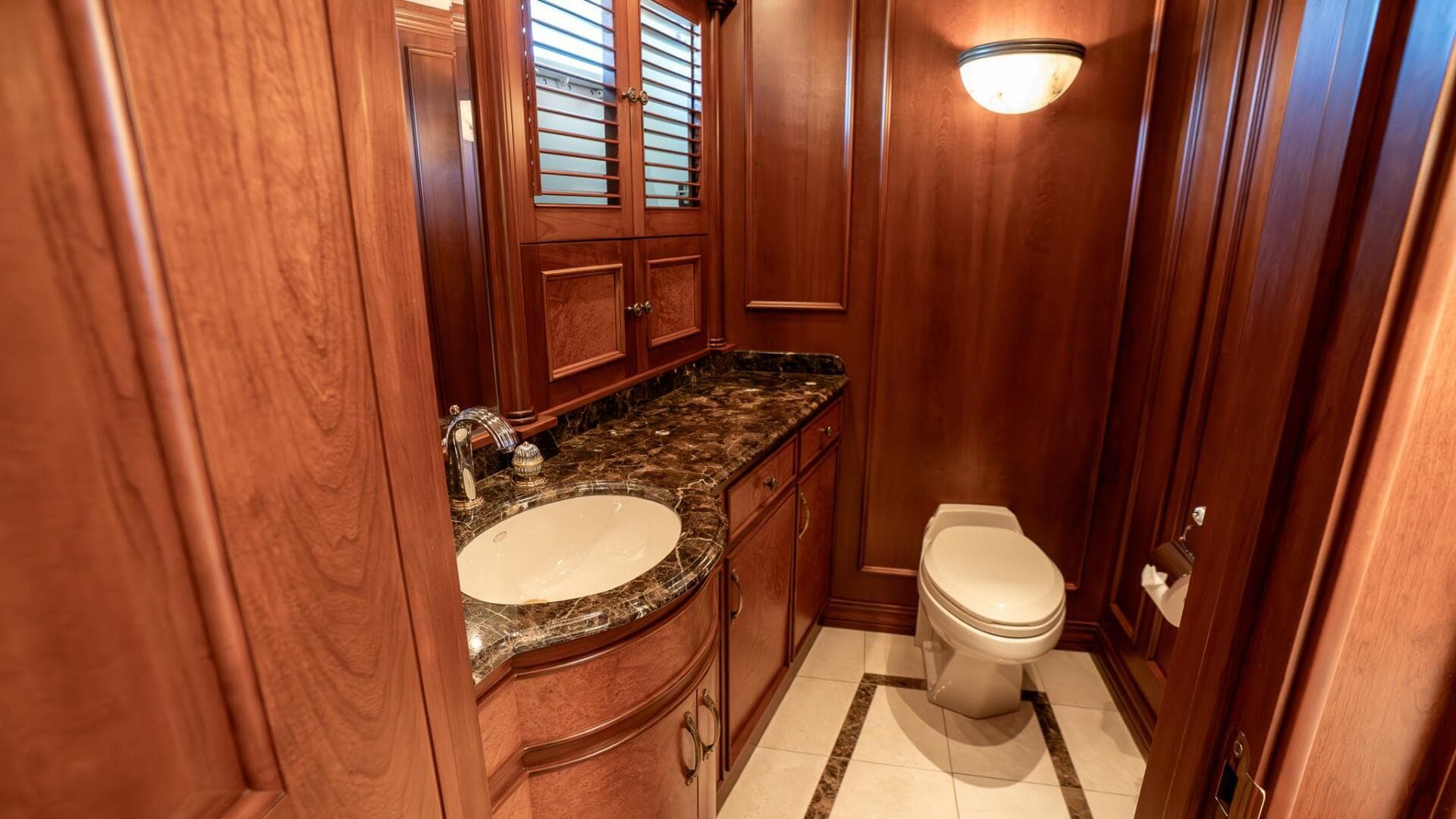 1999 Burger 85 Deck House