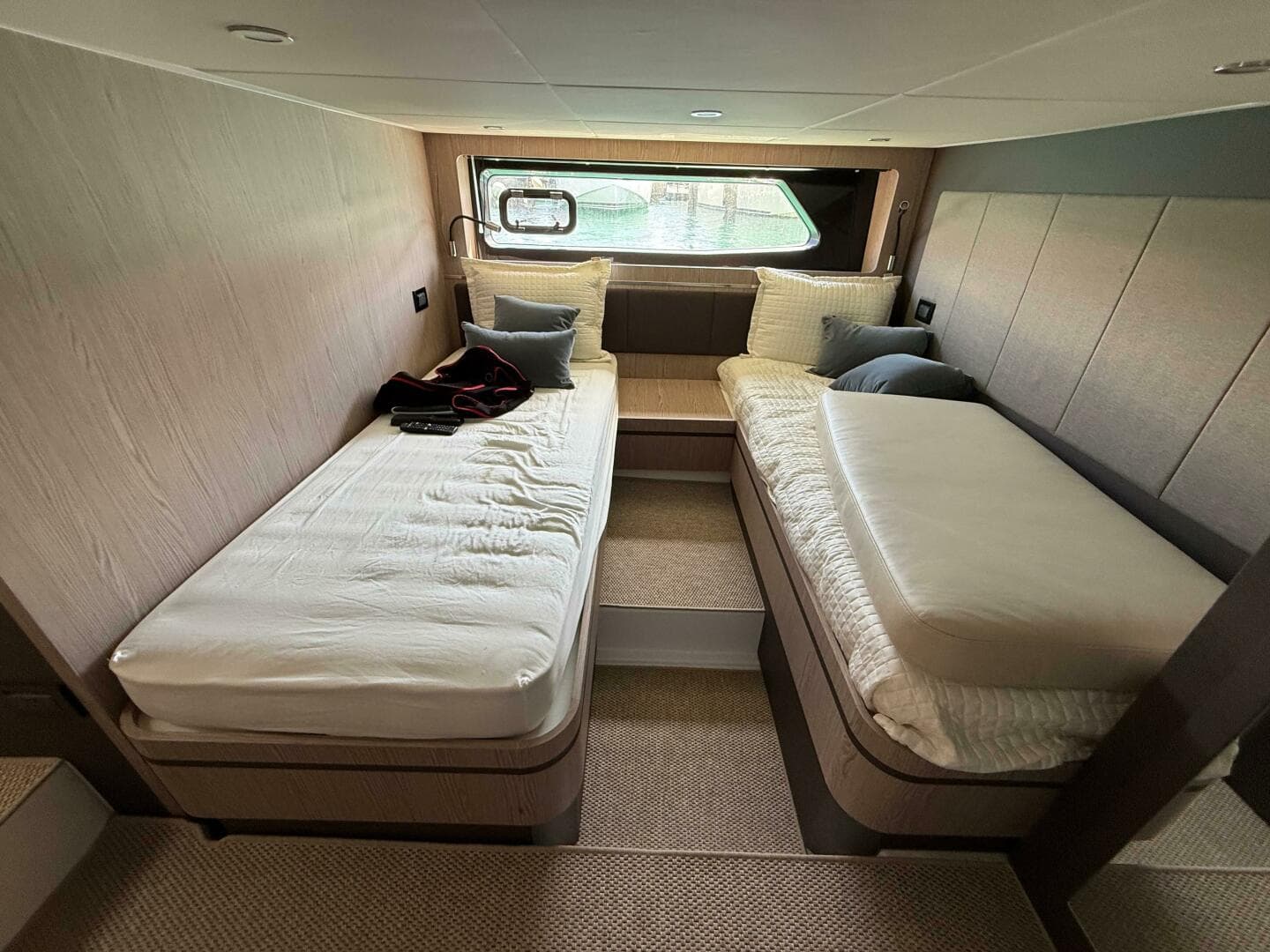 2022 Azimut Atlantis 45