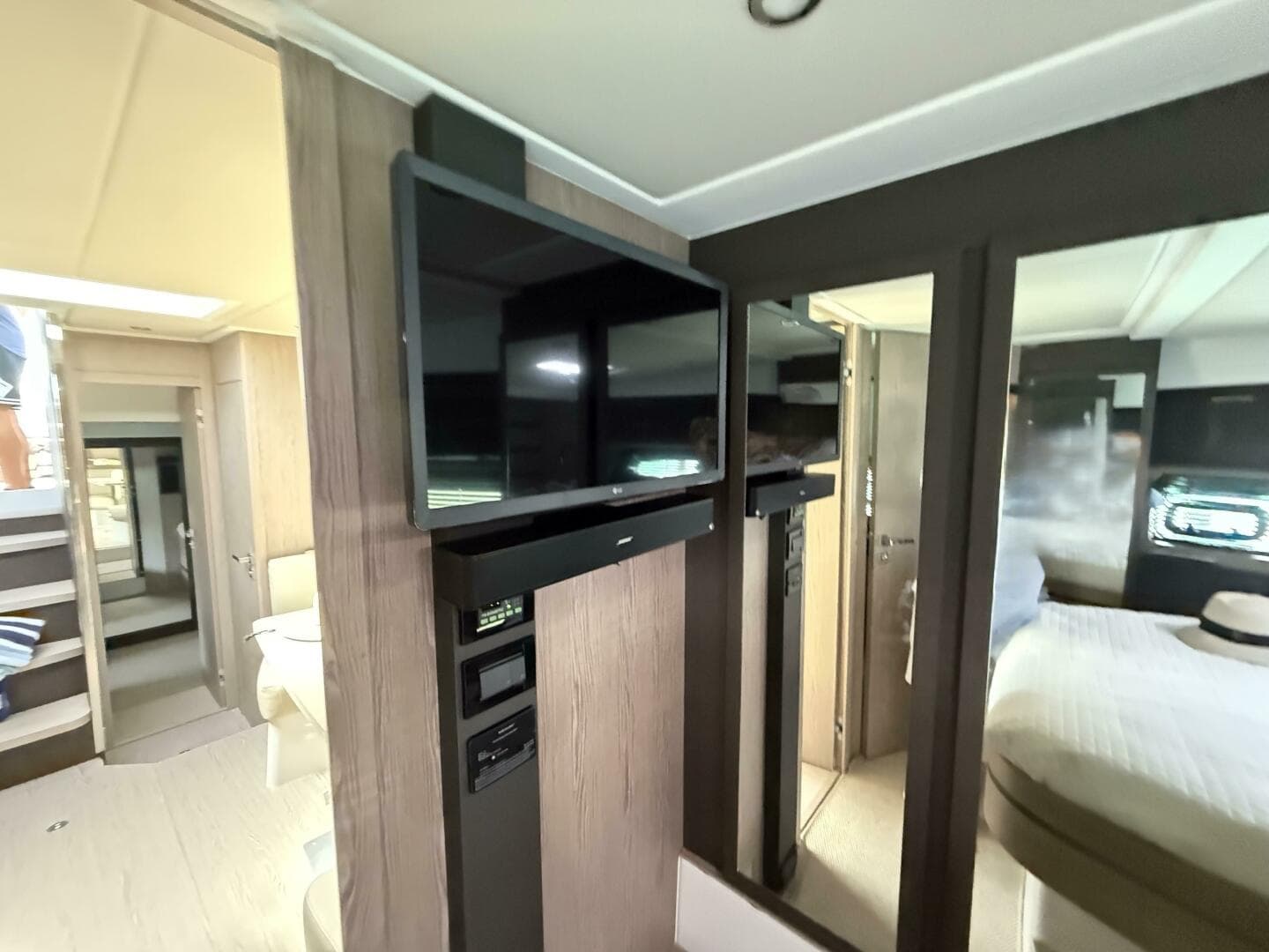 2022 Azimut Atlantis 45