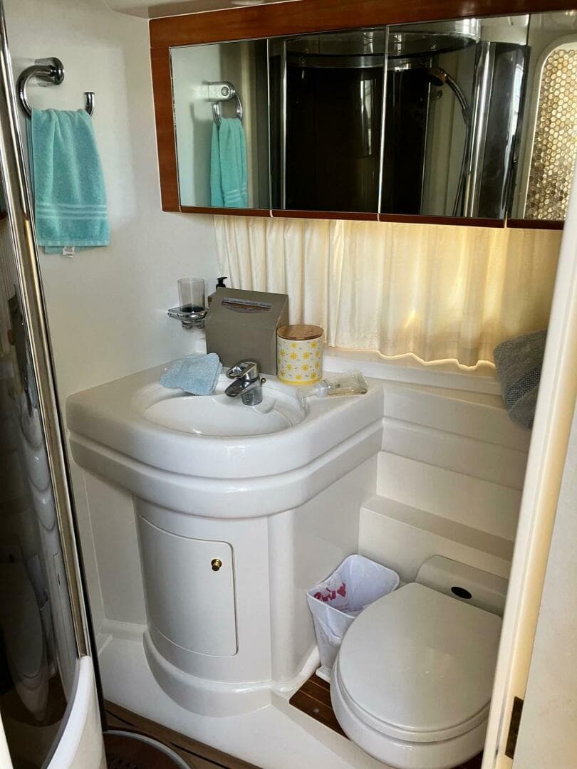 1999 Viking Princess 52 Express Bridge