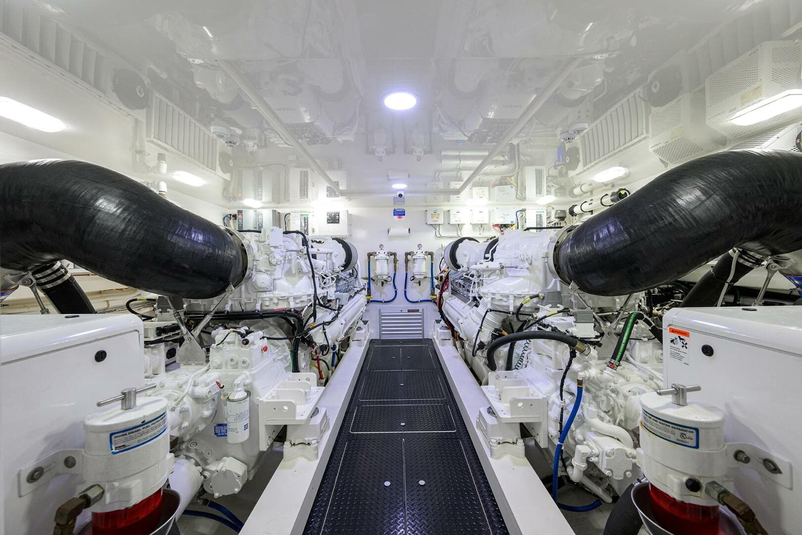 Viking 80 - LAMPLIGHTER - Engine Room