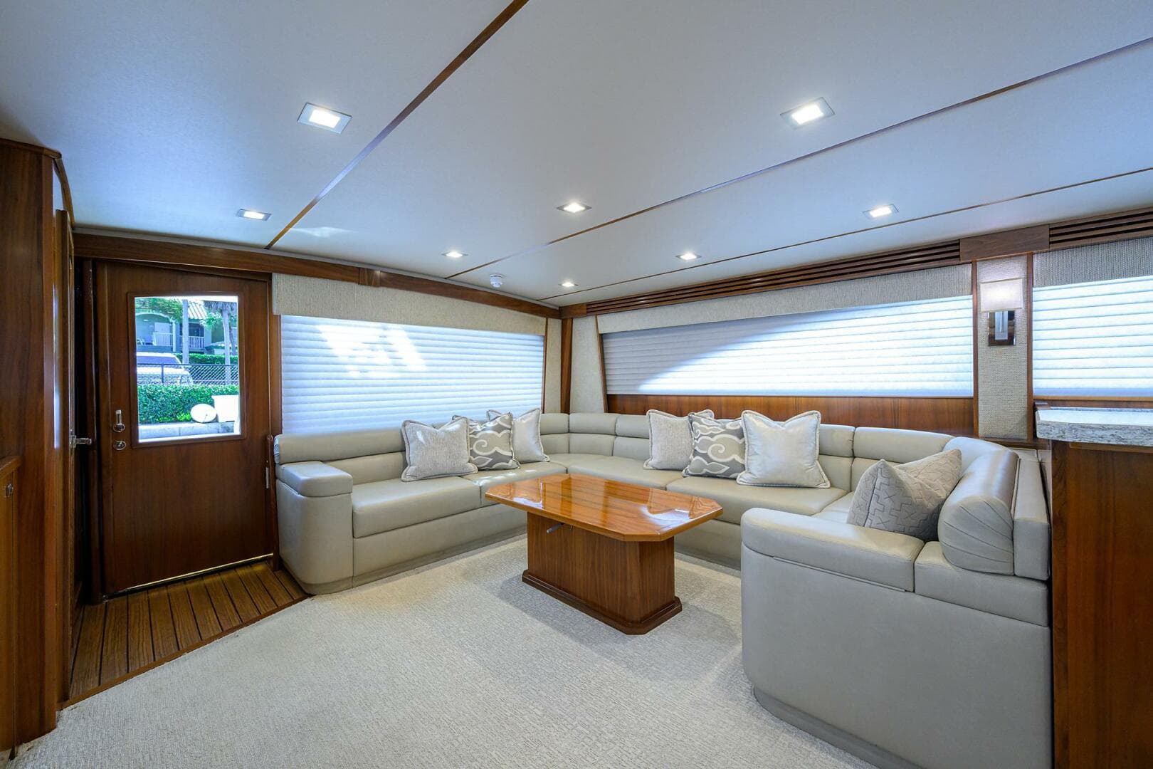 Viking 80 - LAMPLIGHTER - Salon