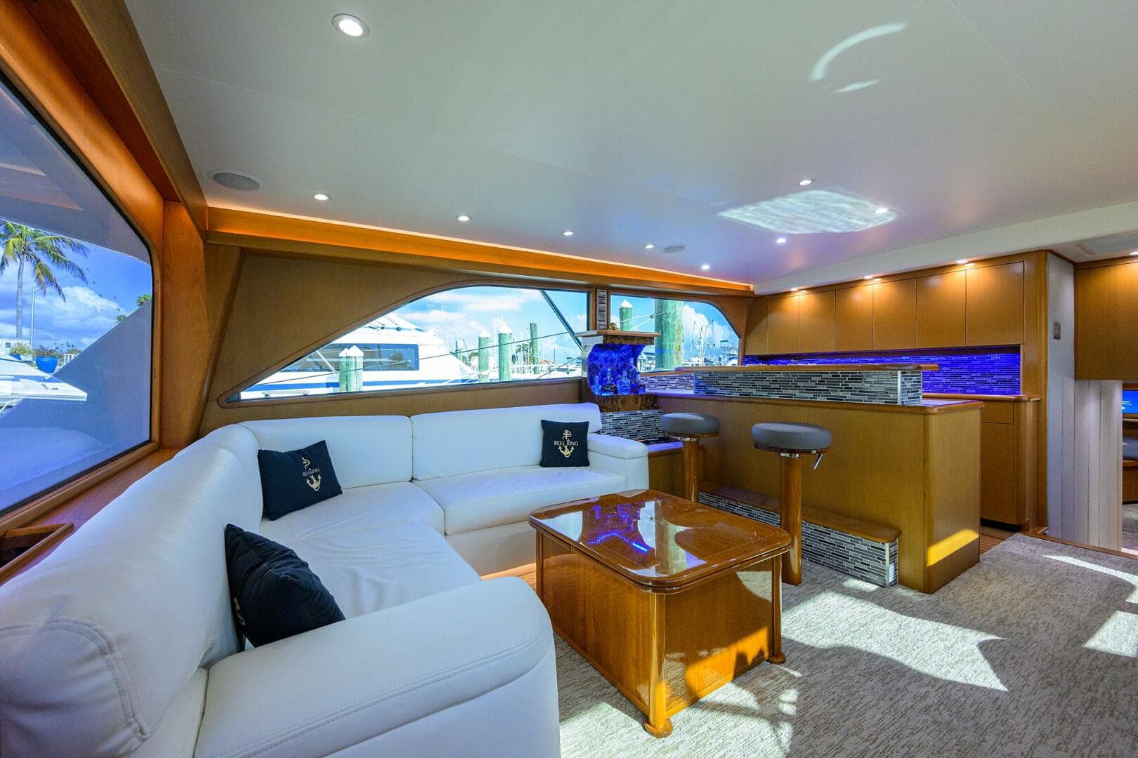 Viking 61 Reel King - Salon