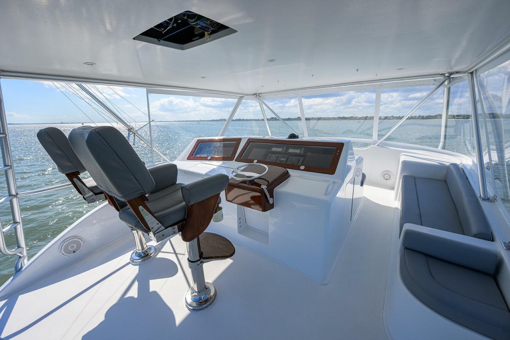 Viking 61 Reel King - Flyrbridge