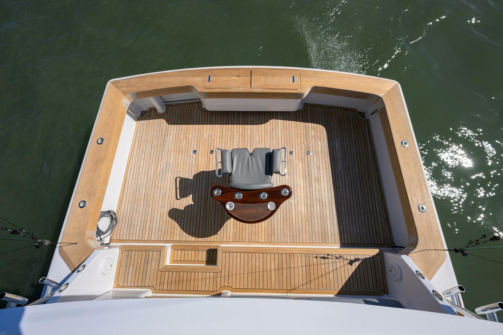 Viking 61 Reel King - Cockpit 