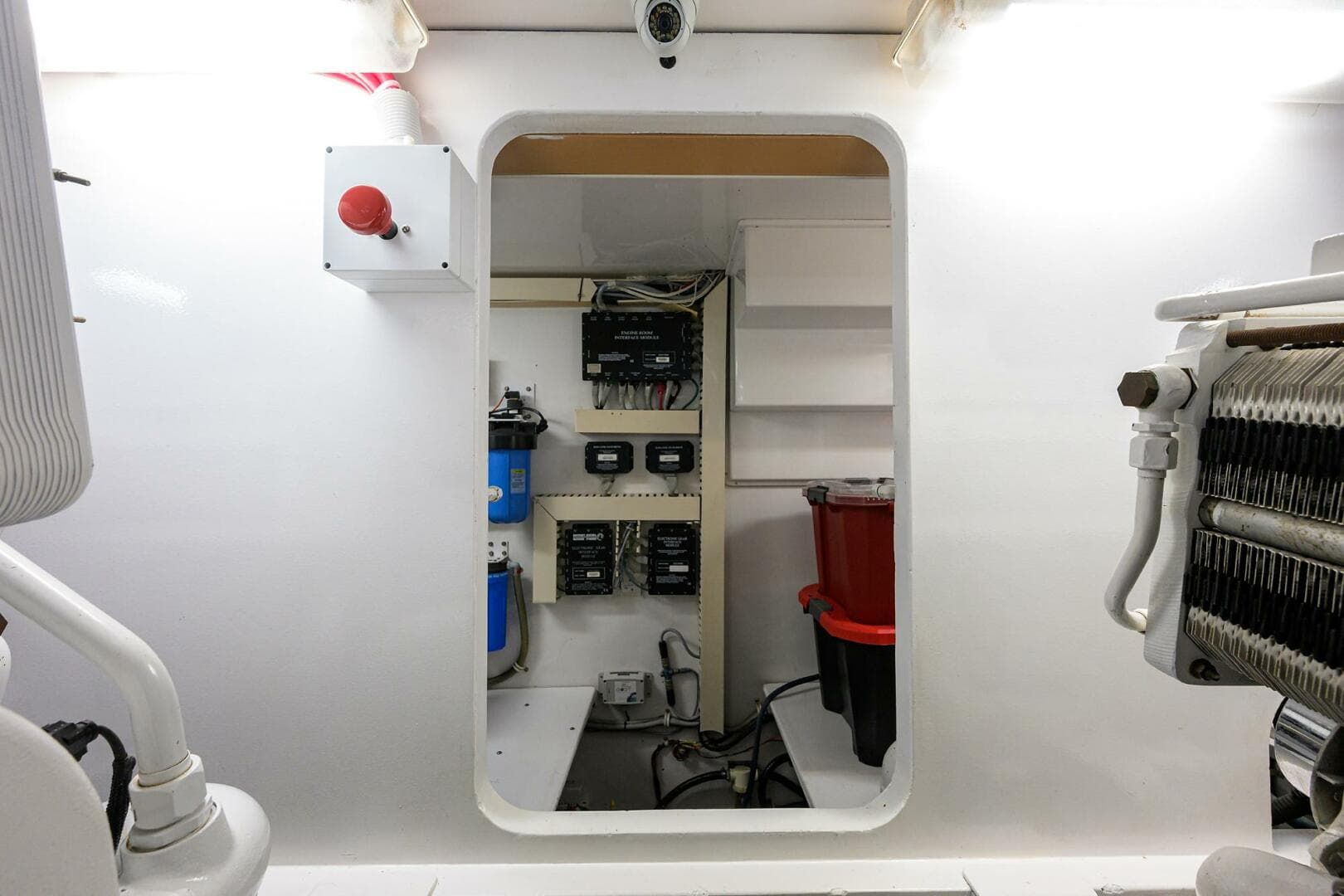 Viking 61 Reel King - Engine Room