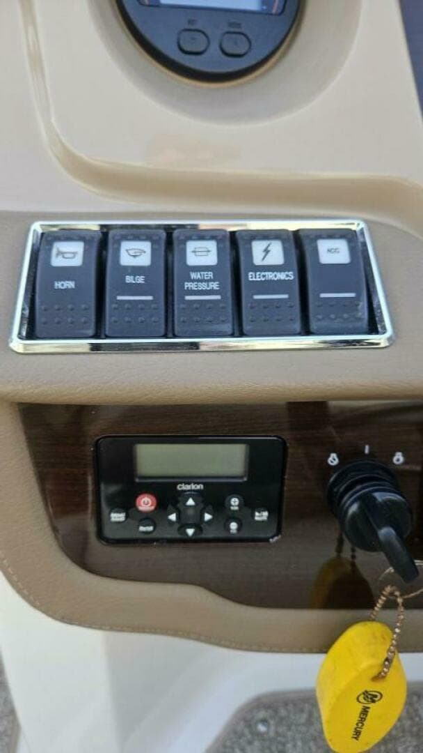 2015 Chaparral 250 Suncoast