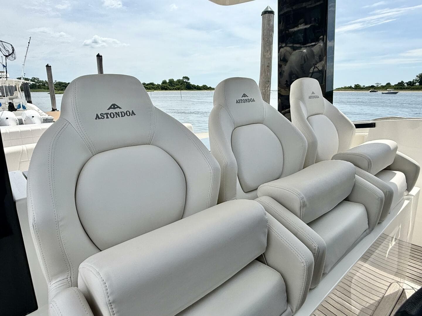 2023 Astondoa 377 Coupe Outboard