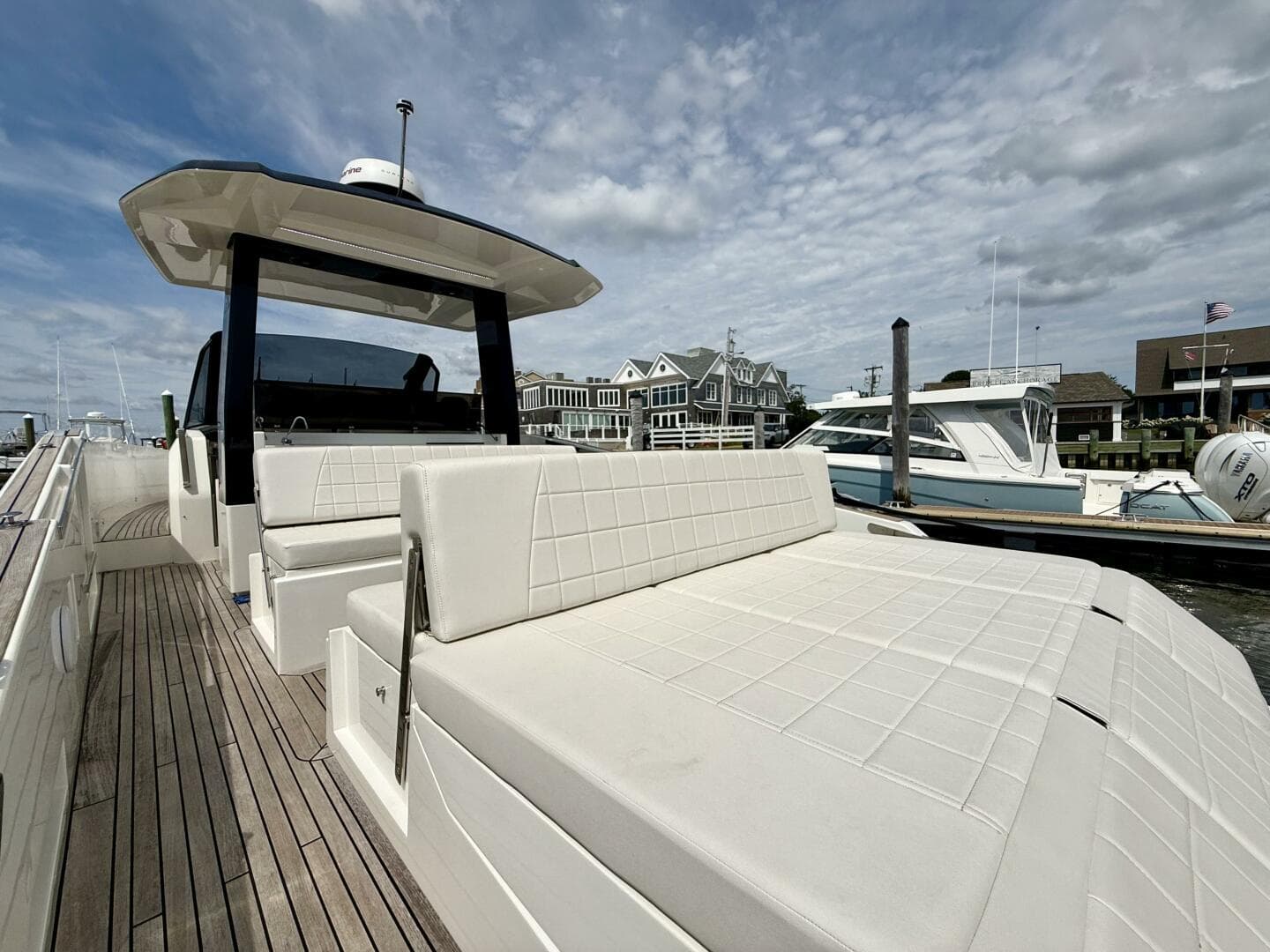 2023 Astondoa 377 Coupe Outboard