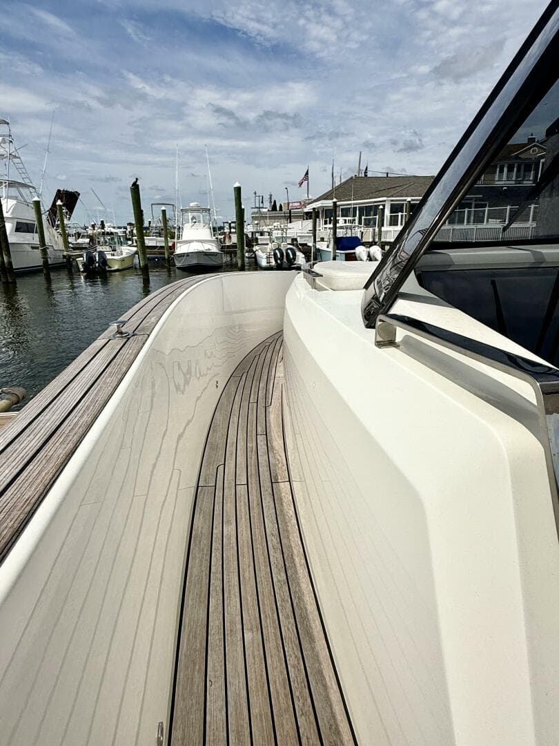 2023 Astondoa 377 Coupe Outboard
