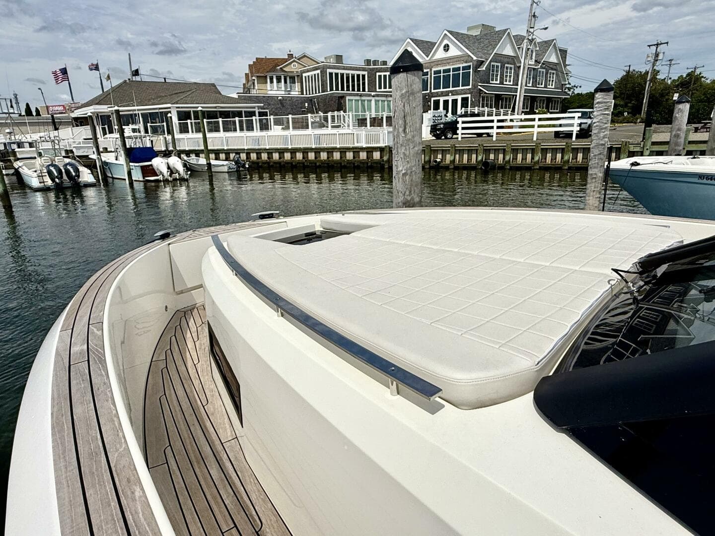 2023 Astondoa 377 Coupe Outboard