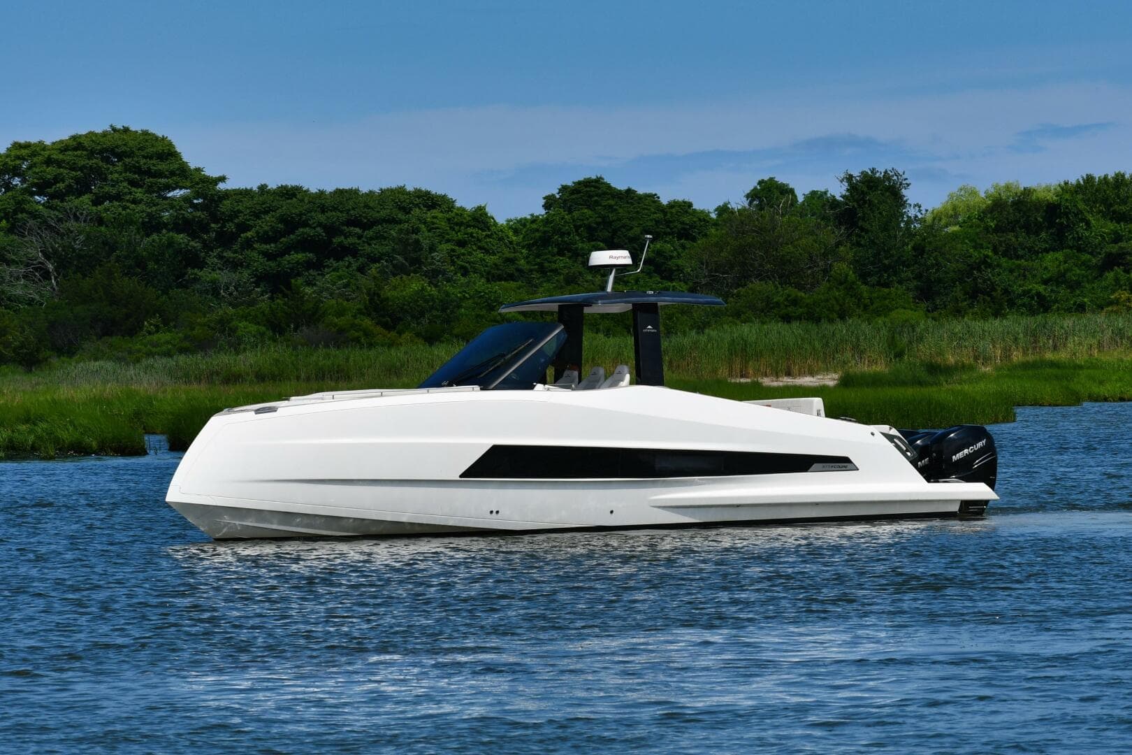 2023 Astondoa 377 Coupe Outboard