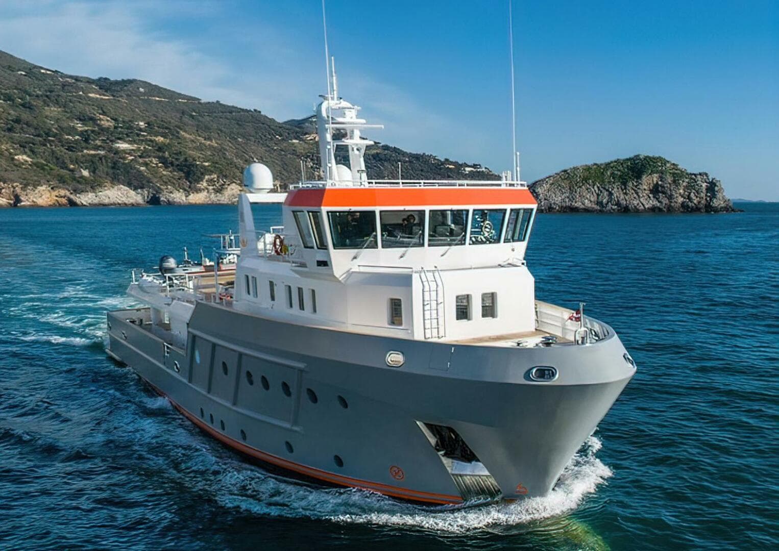 2028 Ocean King Explorer 130