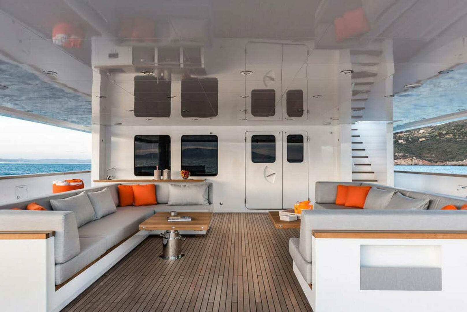 2028 Ocean King Explorer 130