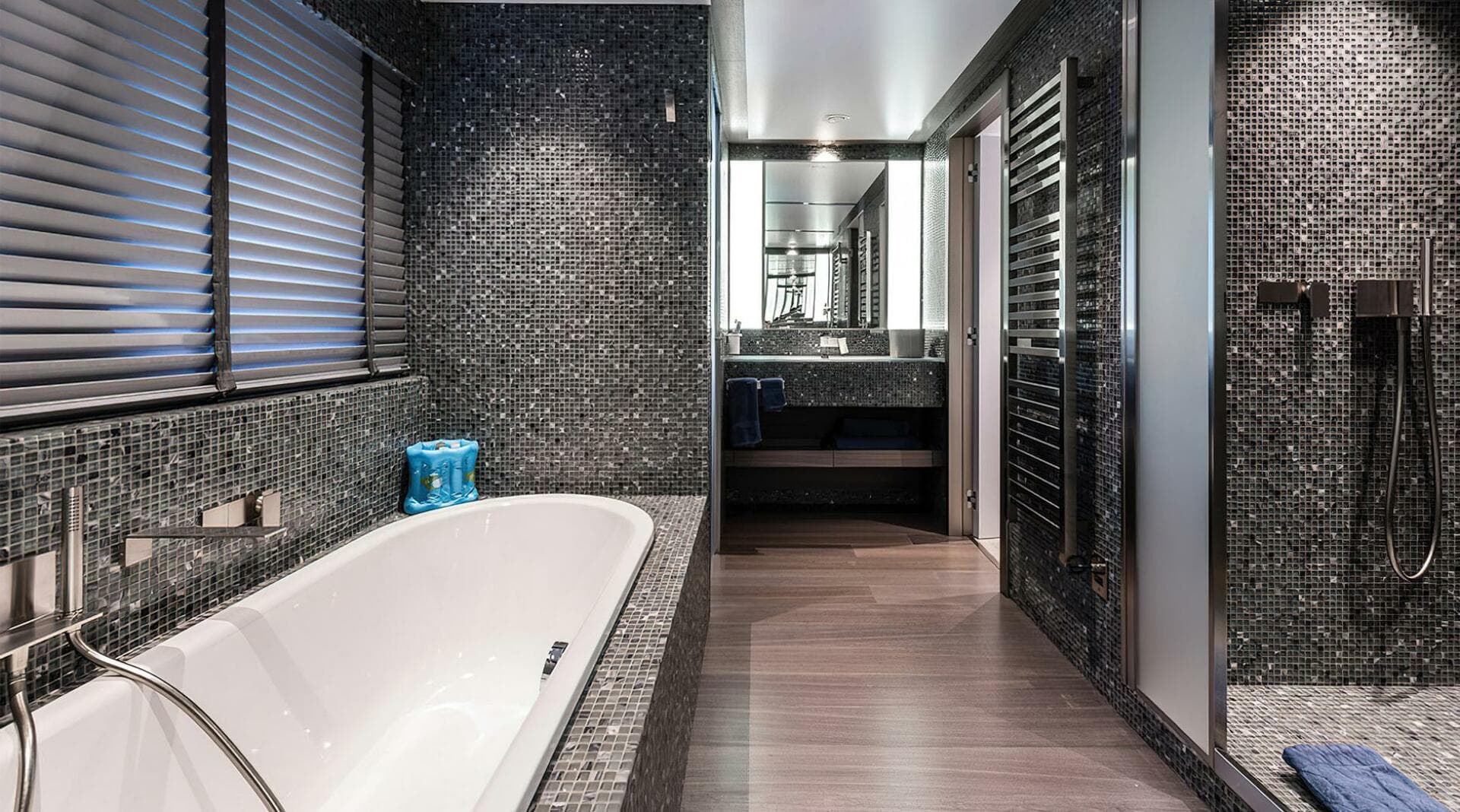 2028 Ocean King Explorer 130