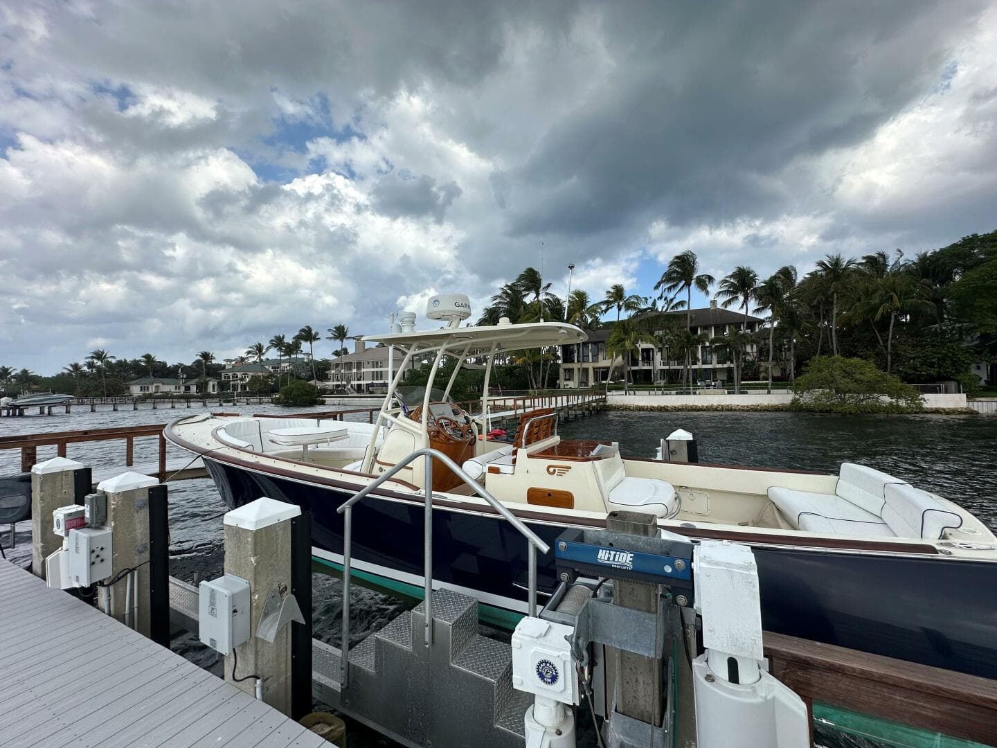 2002 Hinckley Talaria 29 C