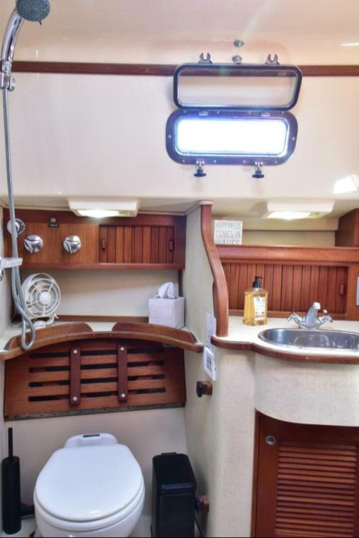 1999 Island Packet 380