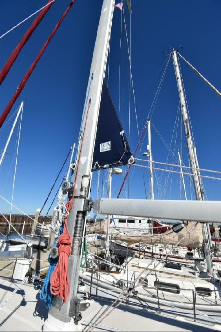 1999 Island Packet 380