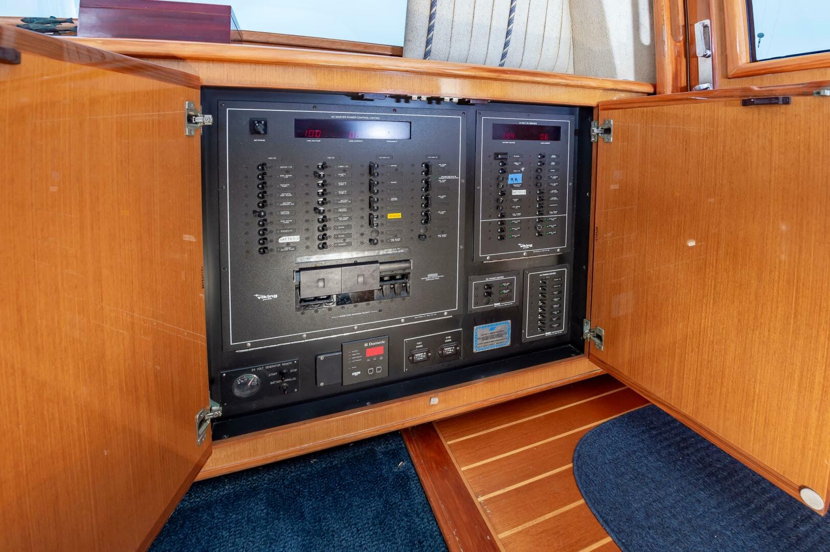 2001 Viking 50 Convertible