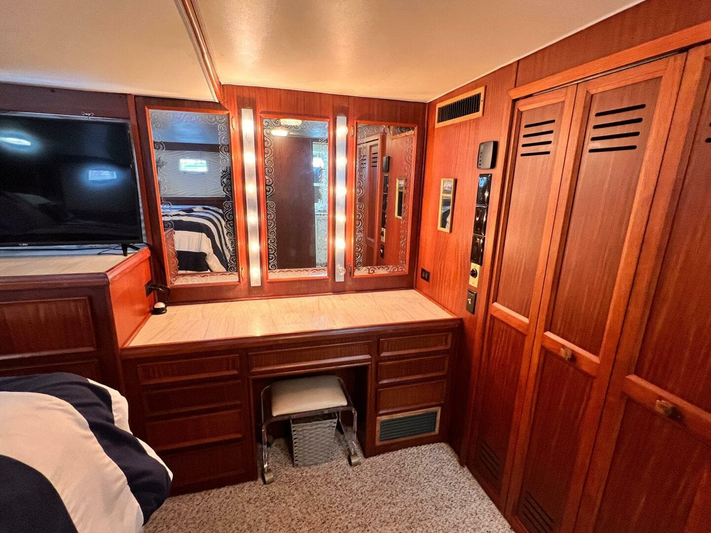 1980 Hatteras 58 MY