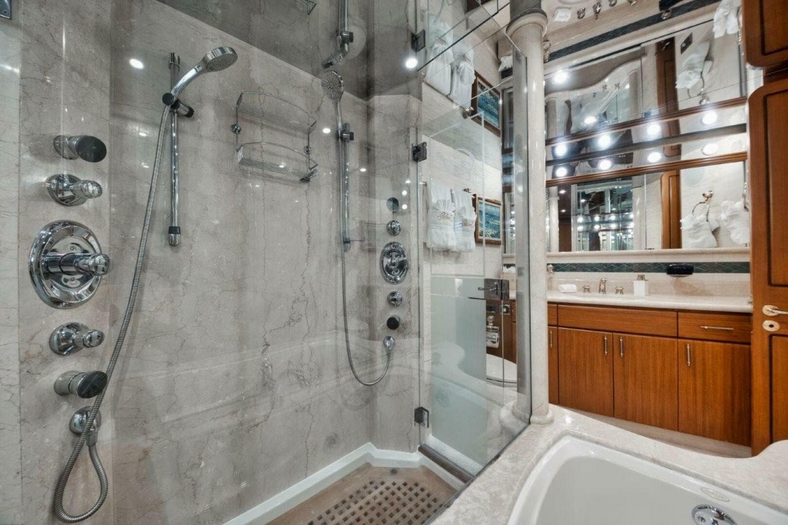 2001 Westport 112 Westport