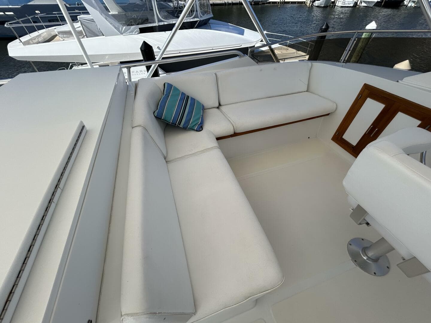 57' DeFever flybridge port seating