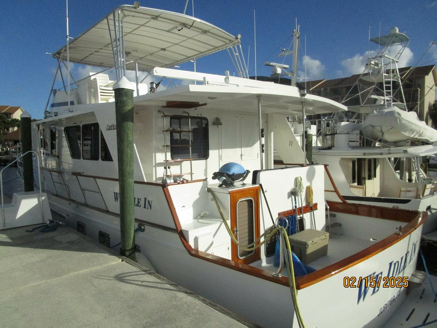 57' DeFever port aft profile