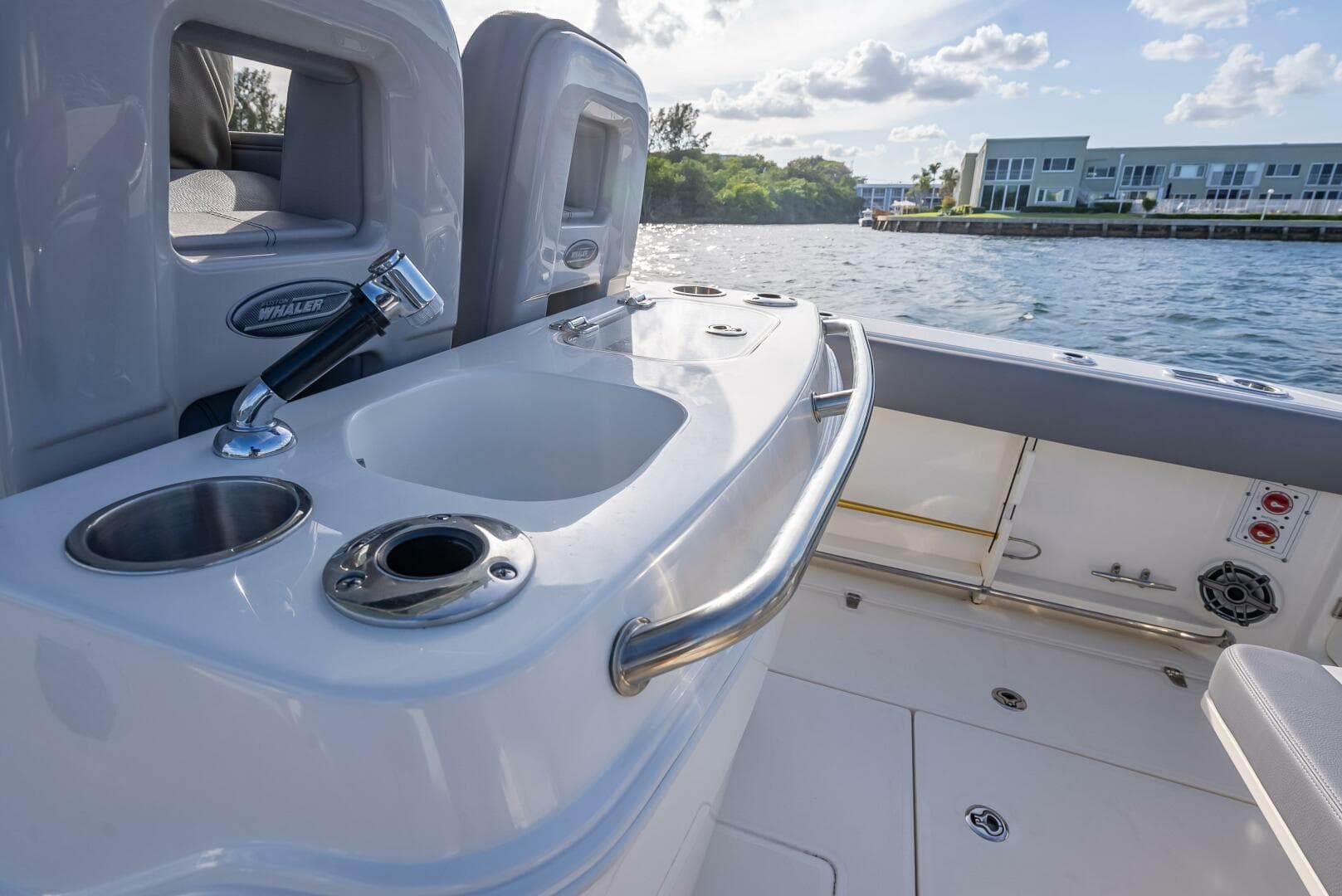 2023 Boston Whaler 280 Outrage